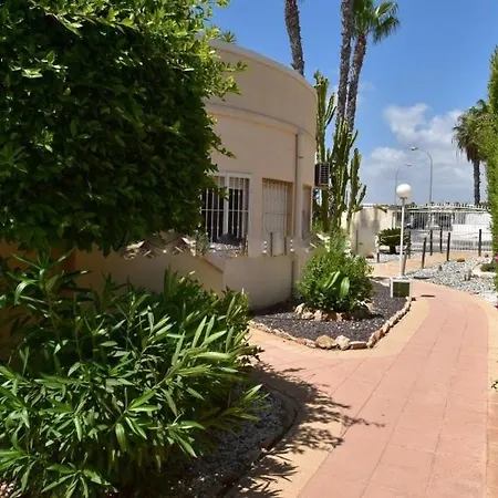 Holiday home Maison Entiere Avec Piscine, Wifi, Grand Solarium Et Terrain Arbore *