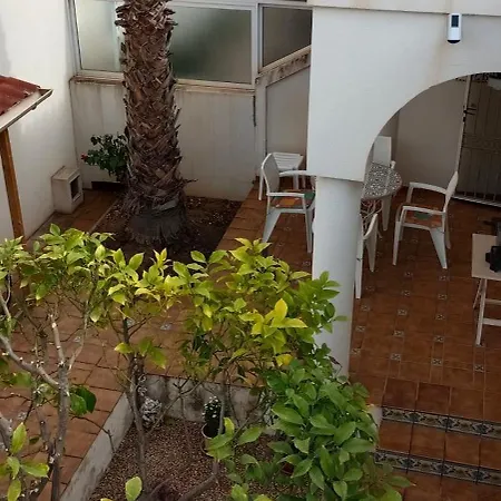 Maison Entiere Avec Piscine, Wifi, Grand Solarium Et Terrain Arbore Holiday home *